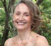 X porno mostra uma ninfetinha dona de uma xoxota rosadinha prontinha para tacar a xota na pica desse marmanjo